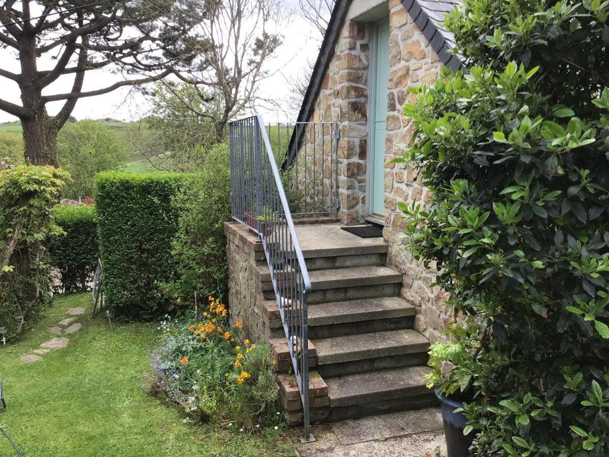 Cozy Camborne Studio Retreat With Two Single Beds 외부 사진