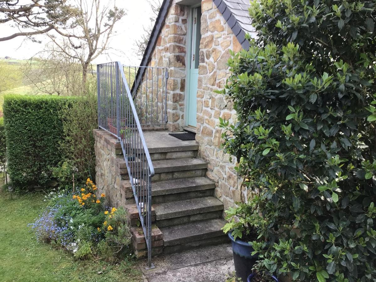 Cozy Camborne Studio Retreat With Two Single Beds 외부 사진
