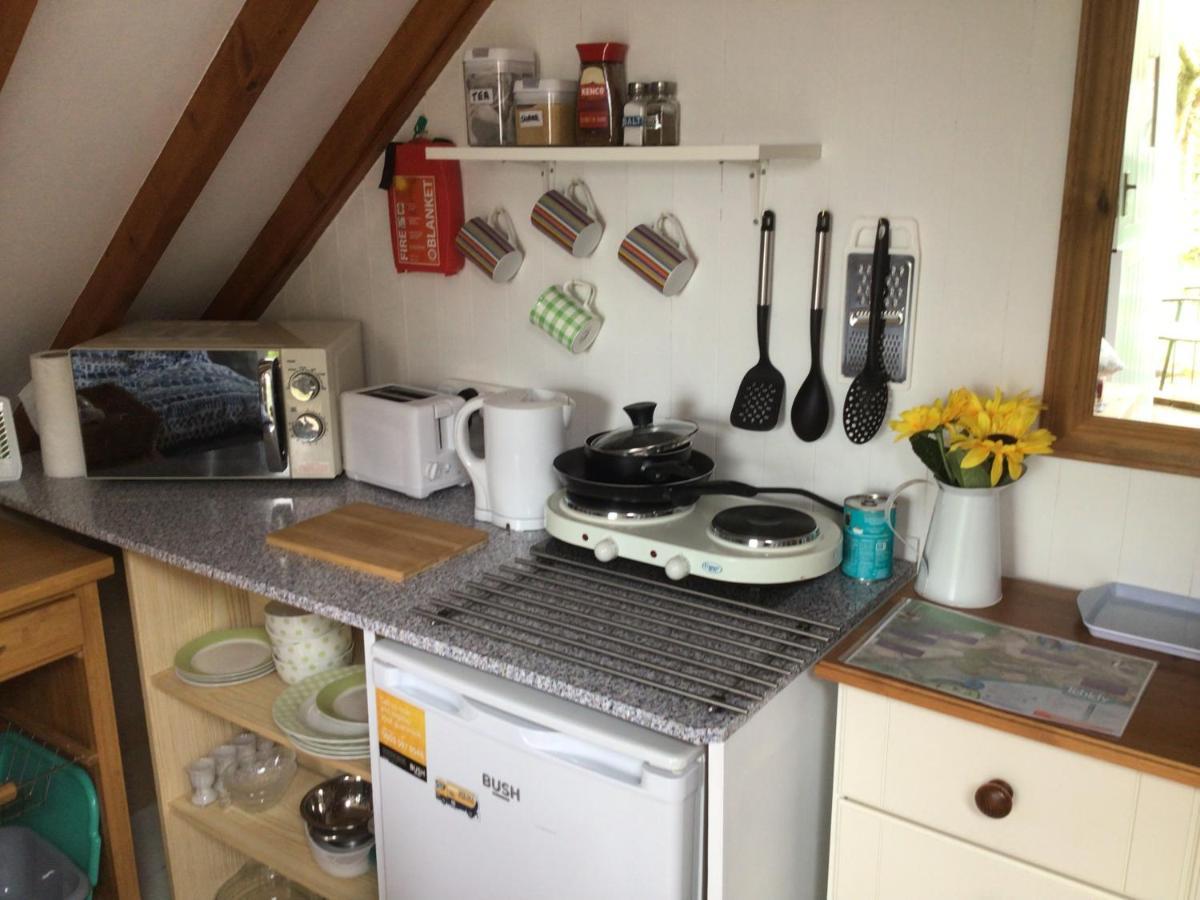 Cozy Camborne Studio Retreat With Two Single Beds 외부 사진