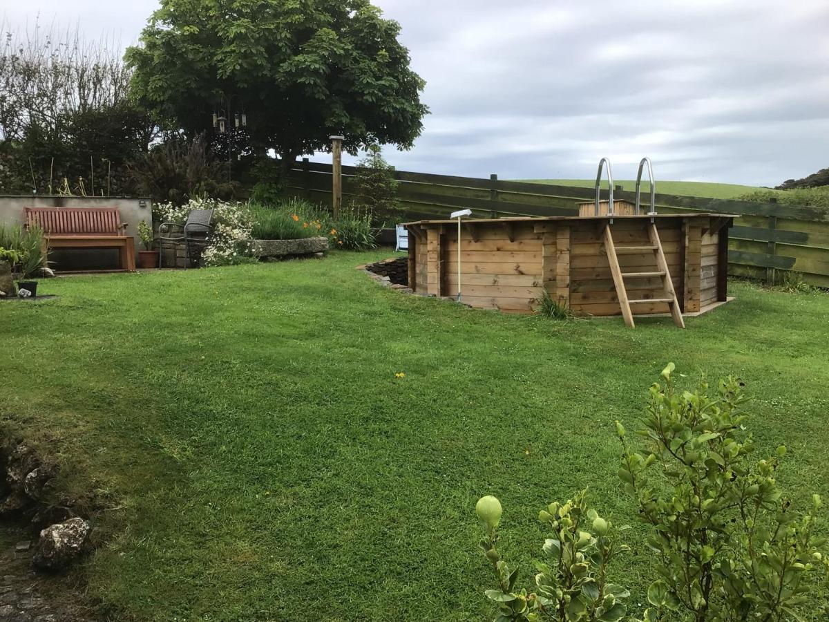 Cozy Camborne Studio Retreat With Two Single Beds 외부 사진